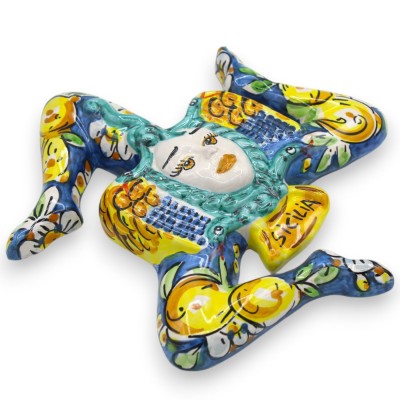 Trinacria aus Keramik aus Caltagirone, Höhe ca. 20 cm. (1 Stück) verschiedene Farben und zufällige Dekoration MD1 - 