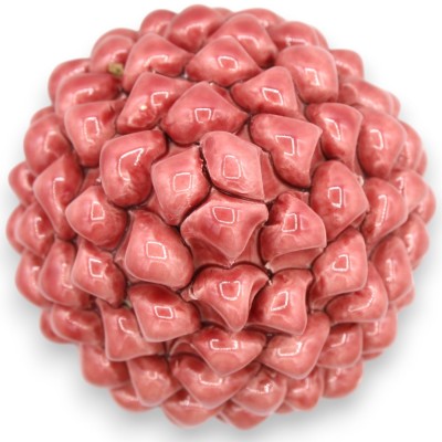 Szyszka sosnowa sycylijska, ceramika Caltagirone, wys. ok. 20 / 22 cm. (1 szt.) Antyczny róż, losowa dekoracja łodygi - 