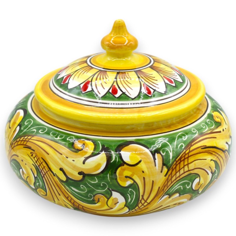 Biscuit jar or jewelry box in Caltagirone ceramic, Ø 20 x h 17 cm approx. Baroque decoration and petals on a green backg