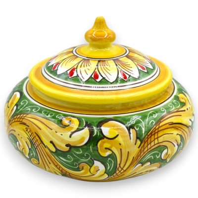 Keksdose oder Schmuckdose aus Caltagirone-Keramik, ca. Ø 20 x H 17 cm. Barocke Dekoration und Blütenblätter auf grünem H