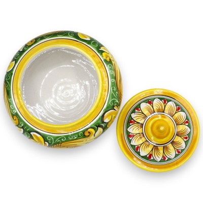 Keksdose oder Schmuckdose aus Caltagirone-Keramik, ca. Ø 20 x H 17 cm. Barocke Dekoration und Blütenblätter auf grünem H