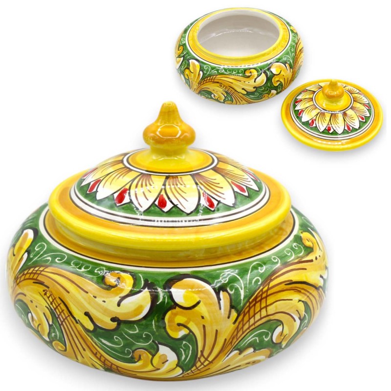 Keksdose oder Schmuckdose aus Caltagirone-Keramik, ca. Ø 20 x H 17 cm. Barocke Dekoration und Blütenblätter auf grünem H