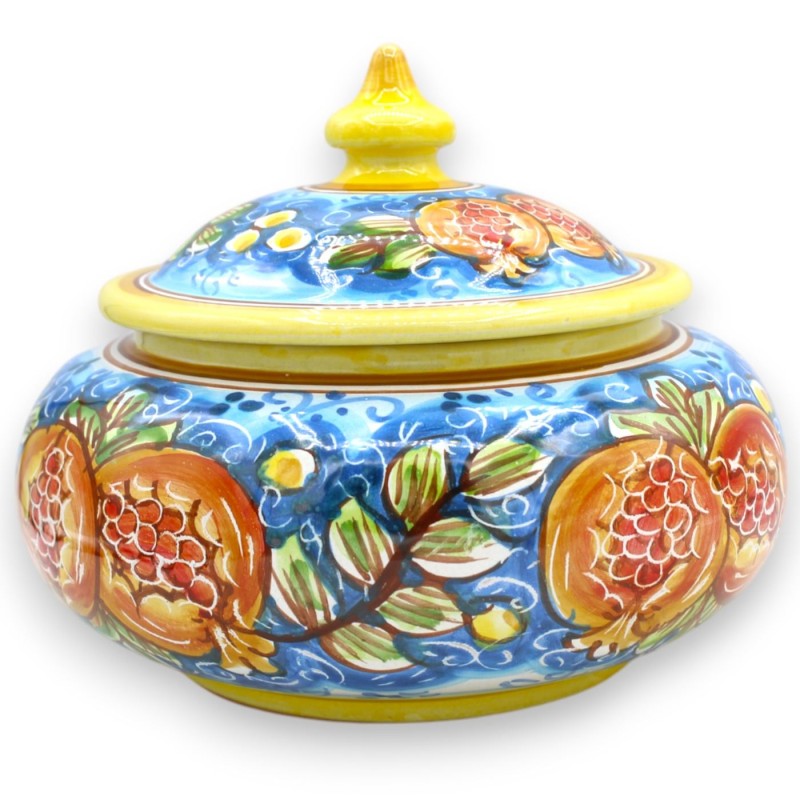 Słoik na ciasteczka lub pudełko na biżuterię wykonane z ceramiki Caltagirone, Ø 20 x wys. ok. 17 cm. dekoracja z granatu