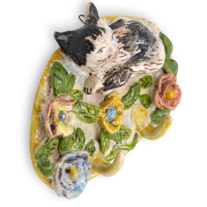 Appendino in ceramica Siciliana, porta chiavi o presine con 2 ganci, 12 h x 15 cm ca. decori in rilievo con gatto e fior