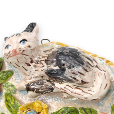 Cintre, porte-clés, maniques ou gants en céramique sicilienne, 12 h x 15 cm environ. décorations en relief avec chat - 