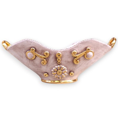 Mittstycke med handtag, i Caltagirone keramik, L 53 x 30 x 20 cm ca. 24k guld emalj - 