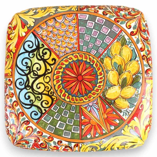 Caltagirone keramische poef, ca. L 50 x h 37 cm. Siciliaanse kar decoratie in meerdere kleuren -  2