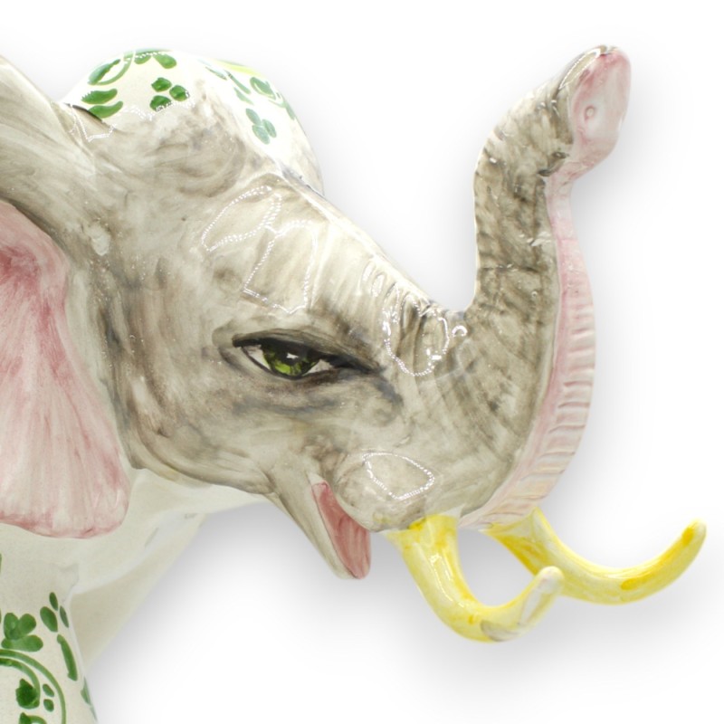 Lucky Elephant Ceramic Caltagirone, h 28 X 45 cm ca. barock dekoration på skog grön bakgrund - 