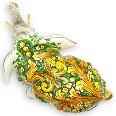 Elefante de la suerte de cerámica Caltagirone, h 28 X 45 cm aprox. Decoración barroca sobre fondo verde bosque. - 