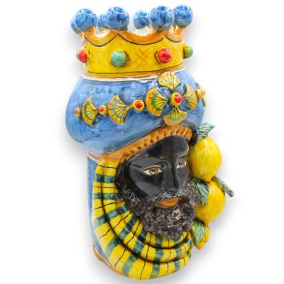 Głowy mauretańskie sycylijskie (para) o wysokości ok. 32 cm. Korona, Turban i Aplikacje, Ceramika Caltagirone, Tło Niebi