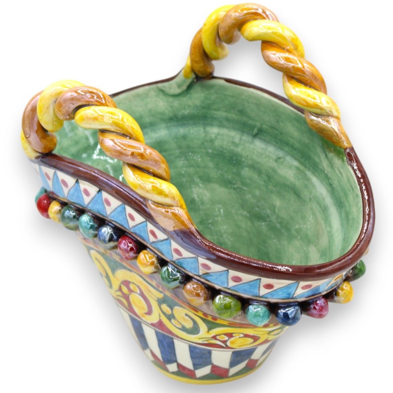 Siciliansk korg i Caltagirone keramik, h 22 x 26 cm ca. pärlemor emalj, siciliansk vagnhjul dekoration MD2 - 