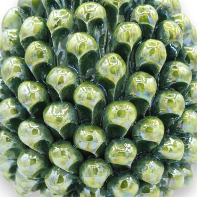 Caltagirone keramische dennenappel, ca. 20 cm hoog. Appelgroen, parelmoer emaille, Siciliaanse kar decoratie steel - 
