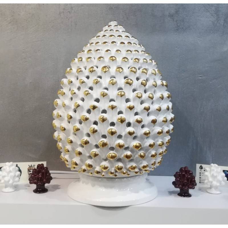 Lampe pomme de pin sicilienne en céramique de Caltagirone, série GOLD, couleur blanc pur avec pointes en or pur - hauteu