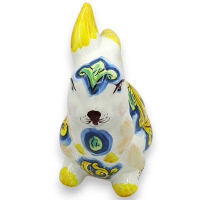 Duży stojący królik, ceramika Caltagirone, wys. 20 x ok. 14 cm. barokowa dekoracja i żółty kwiat - 