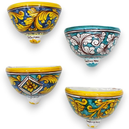 Gerla, vase ou cendrier mural, céramique de Caltagirone - h 10 x L 14 x 9 cm environ. (1 pièce) Diverses décorations - 