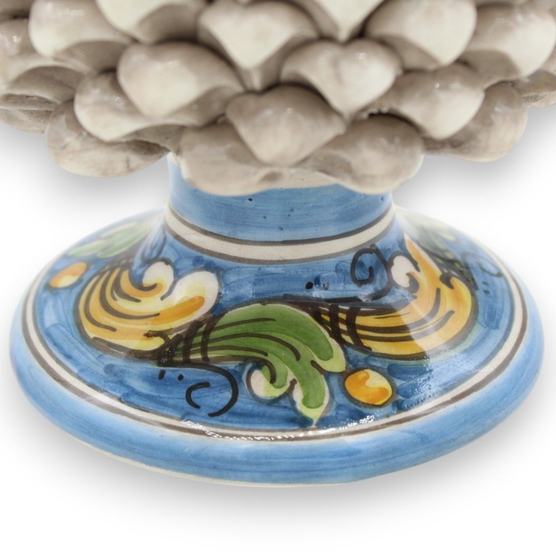 Siciliaanse dennenappel keramiek Caltagirone, antiek wit, 2 maatopties (1 stuk) Barokke decoratie, antiekblauwe achtergr