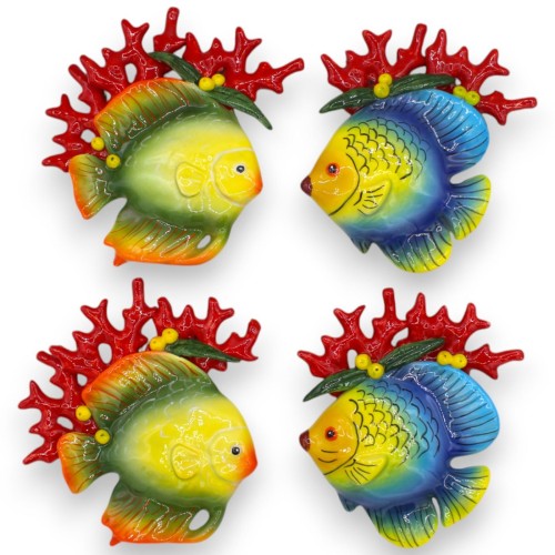 Pesce da Parete con Corallo, in pregiata ceramica, h 17 x 15 cm ca. (1Unità) con Opzione Direzione - 