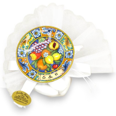 Magnet für Gastgeschenke, sizilianischer Teller, 6,5 cm, Keramik, personalisierte Schrift, weißer Schleierbeutel, Satinb