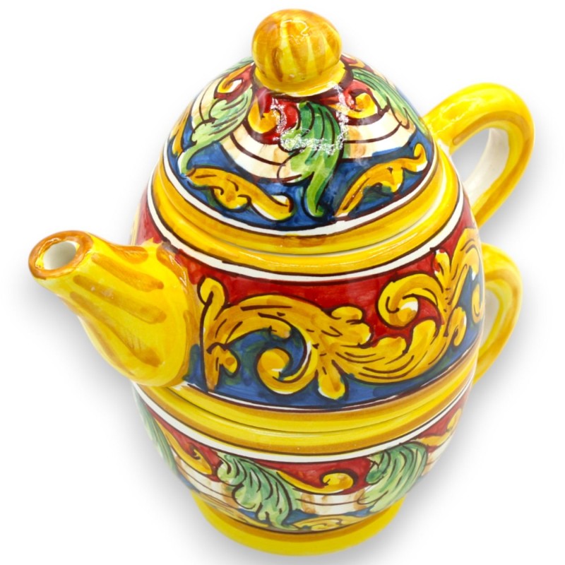 Teiera formata da tre pezzi, ceramica di Caltagirone, h 18 cm ca. Decoro Barocco, foglie, fondo blu e rosso - 