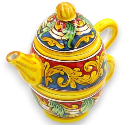 Bule composto por três peças, cerâmica Caltagirone, aprox. 18 cm de altura. Decoração barroca, folhas, fundo azul e verm