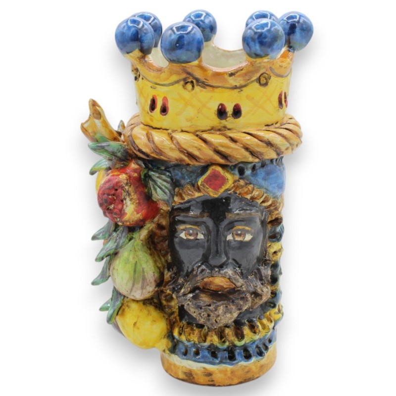 Cabeça de Janus Bifrons com duas faces em cerâmica de Caltagirone, altura 18 cm aprox. Coroa, trança e fruto, fundo azul