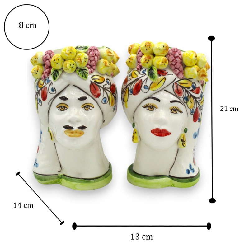 Têtes de Maures siciliennes (paire) h 20/22 cm environ. Céramique de Caltagirone, couronne de citrons et de raisins, déc