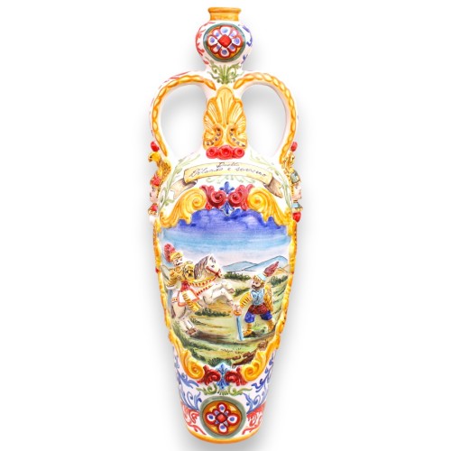 Vaso Bummulo h 75 x 26 cm ca. ceramica Caltagirone, Scena "Duello Orlando e saraceno", decori in rilievo - 