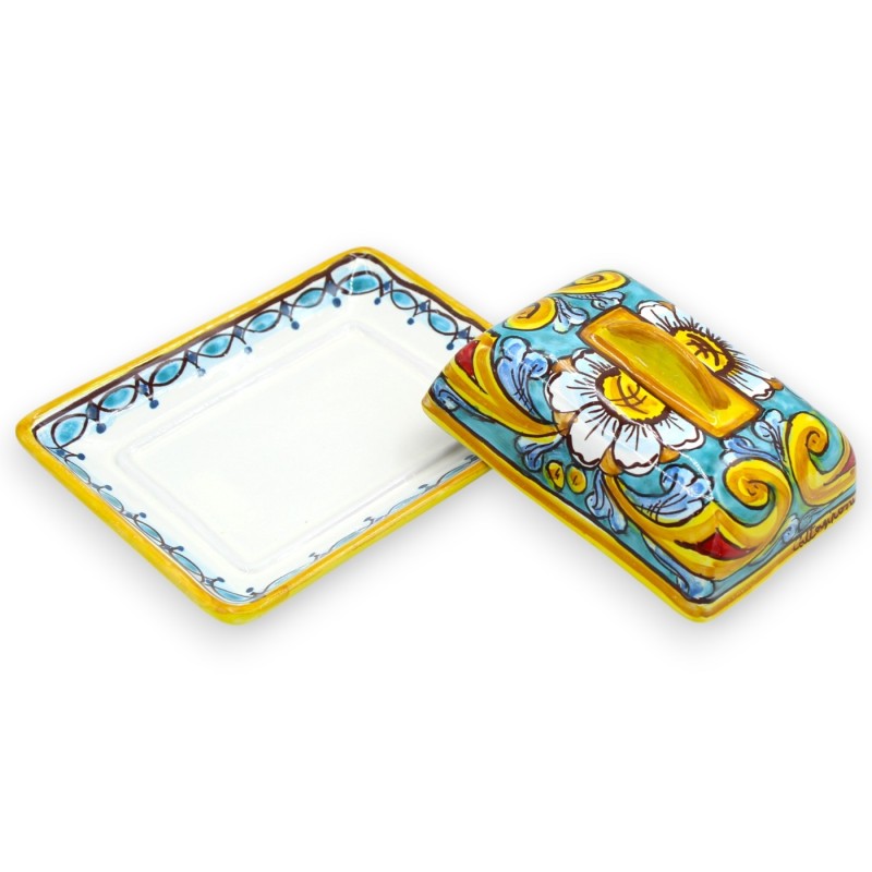 Butterdose aus Keramik von Caltagirone, L ca. 18 x 14 cm, Barock- und Gänseblümchendekor - 