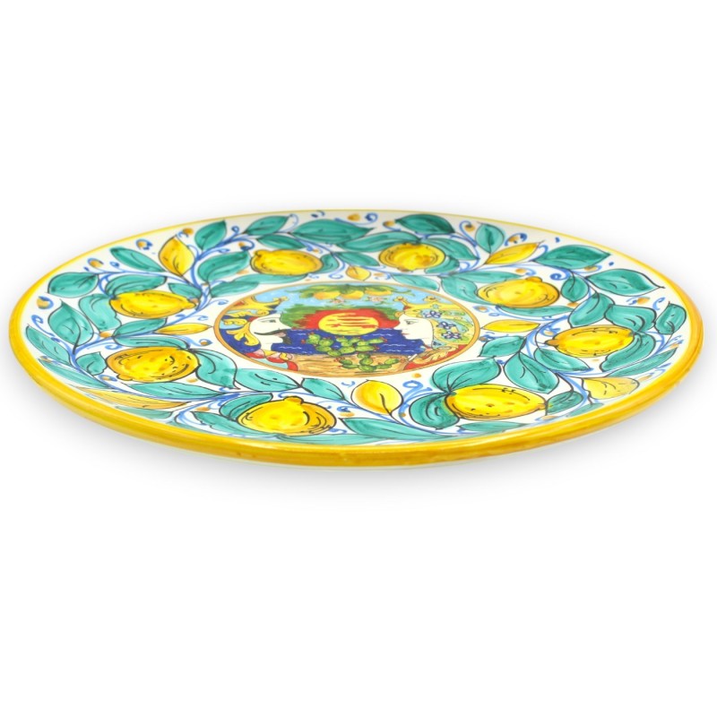 Prato decorativo Ø 38 cm aprox. Cerâmica siciliana, decoração com limões sicilianos e cabeças de mouros, borda amarela -