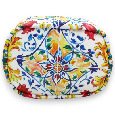 Sacola de couro ecológico, aprox. 17 x 22 cm, decoração em majólica siciliana e flores, fundo branco MD2 - 