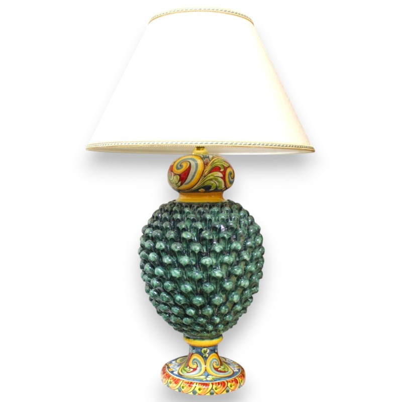 Kiefernzapfenlampe aus Caltagirone-Keramik, Höhe ca. 75 cm. Grünspan, mehrfarbiger Stiel und mehrfarbige Verzierung. - 
