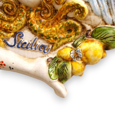 Riesige Trinacria aus Caltagirone-Keramik, ca. 62 cm hoch, Modell mit MD3-Frucht. - 