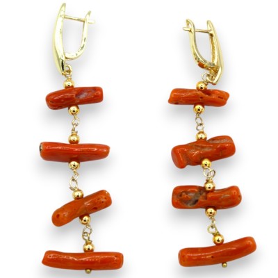 Gold-plated 925 silver earrings, approx. 8 cm high. Coral with a herringbone setting. - 