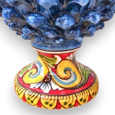 Caltagirone ceramic pine cone lamp, approx. 50 x 30 cm. Antique blue, multi-coloured stem and multi-decoration. - 