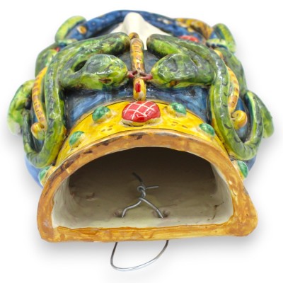 Cabeça de Medusa para decoração de parede, cerâmica Caltagirone. Figura mitológica, aprox. 30 cm de altura. Fundo azul. MD1