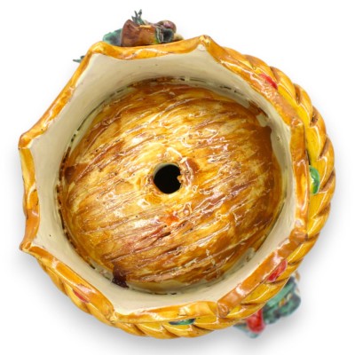 Vrouwenbuste, keramiek van Caltagirone, ca. 35 cm hoog. Koningin met kroon, versierd met druivenranken.