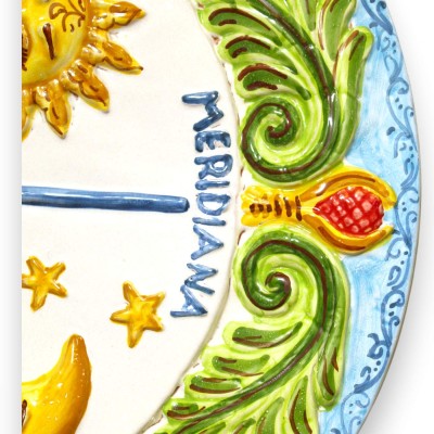 Ceramiczny zegar słoneczny Caltagirone, dwa rozmiary (1 szt.), zdobienia reliefowe ze słońcem i księżycem
