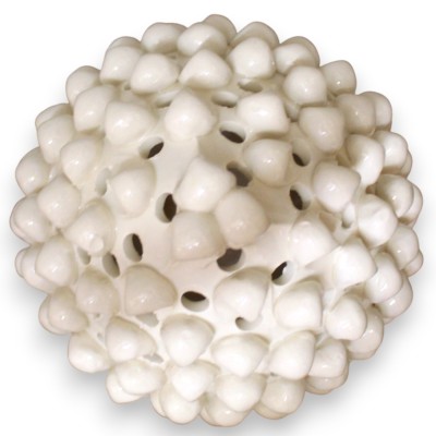 Keramik-Kiefernzapfenlampe aus Caltagirone, ca. 38 cm hoch. Weiß, Stiel mit mehrfarbiger Barockverzierung.