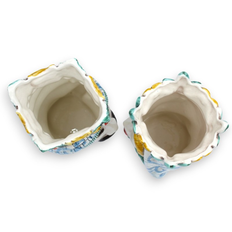 Cabeças mouras sicilianas com coroa e...