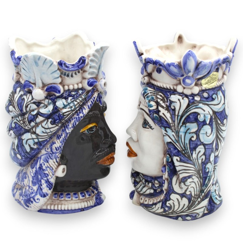 Cabeças mouras sicilianas com coroa e...