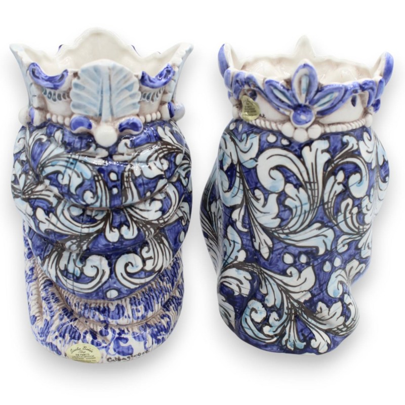 Cabeças mouras sicilianas com coroa e...