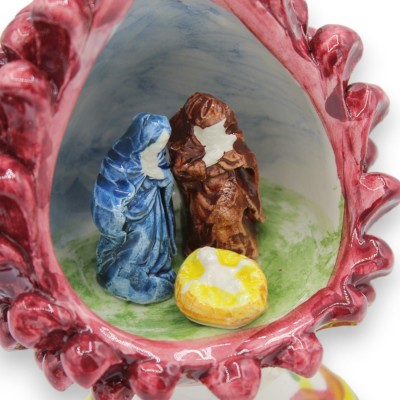 Szopka bożonarodzeniowa z szyszką z ceramiki Caltagirone, ok. 15 x 10 cm (1 sztuka), w różnych kolorach, losowa dekoracja łodygi