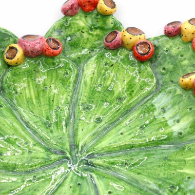 Centerpiece with prickly pear blades, in Caltagirone ceramic, Ø 35 cm approx. With applications