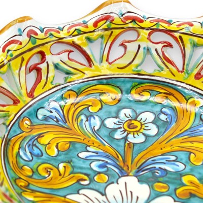 Caltagirone keramische fruitschaal als tafeldecoratie, met geschulpte en geperforeerde rand, 3 maten (1 stuk) met bloem- en baro