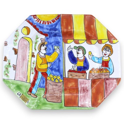 Plateau octogonal / Assiette suspendue - env. 33 x 40 cm. Céramique fine, scène de marché