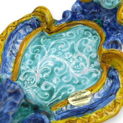 Bénitier en céramique sicilienne, décor baroque et feuilles - H 23 cm x L 15 cm environ. MD 1