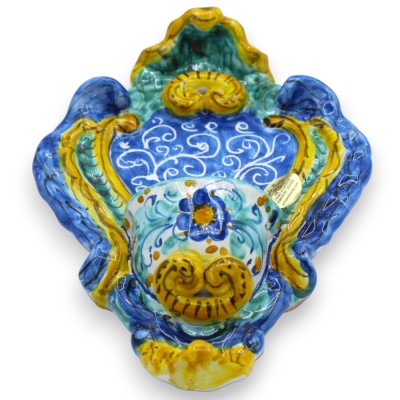 Bénitier en céramique sicilienne - environ 23 x 14 cm de hauteur, fond bleu, décor baroque et fleur MD2