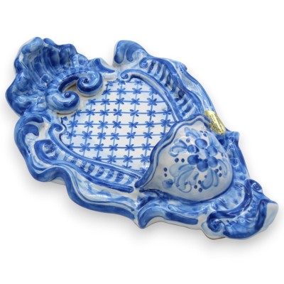Pila de agua bendita de cerámica siciliana - aprox. 23 x 14 cm de alto, decoración barroca y floral, fondo azul antiguo MD13