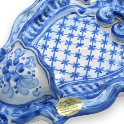 Pias de água benta siciliana em cerâmica - aproximadamente 23 x 14 cm de altura, decoração barroca e floral, fundo azul antigo M