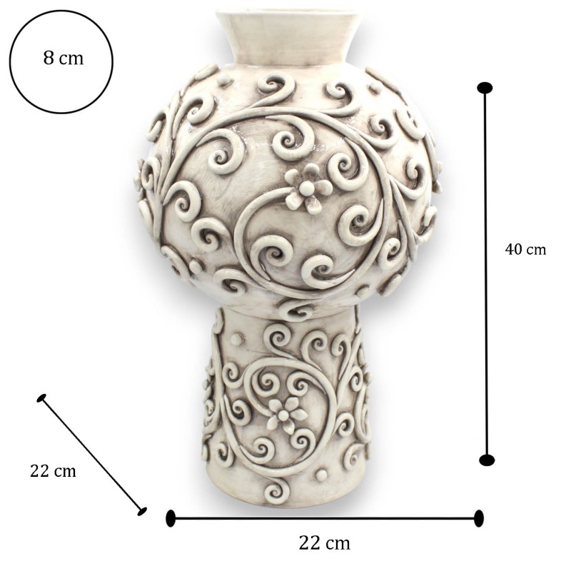 Jarrón con aplicaciones florales...